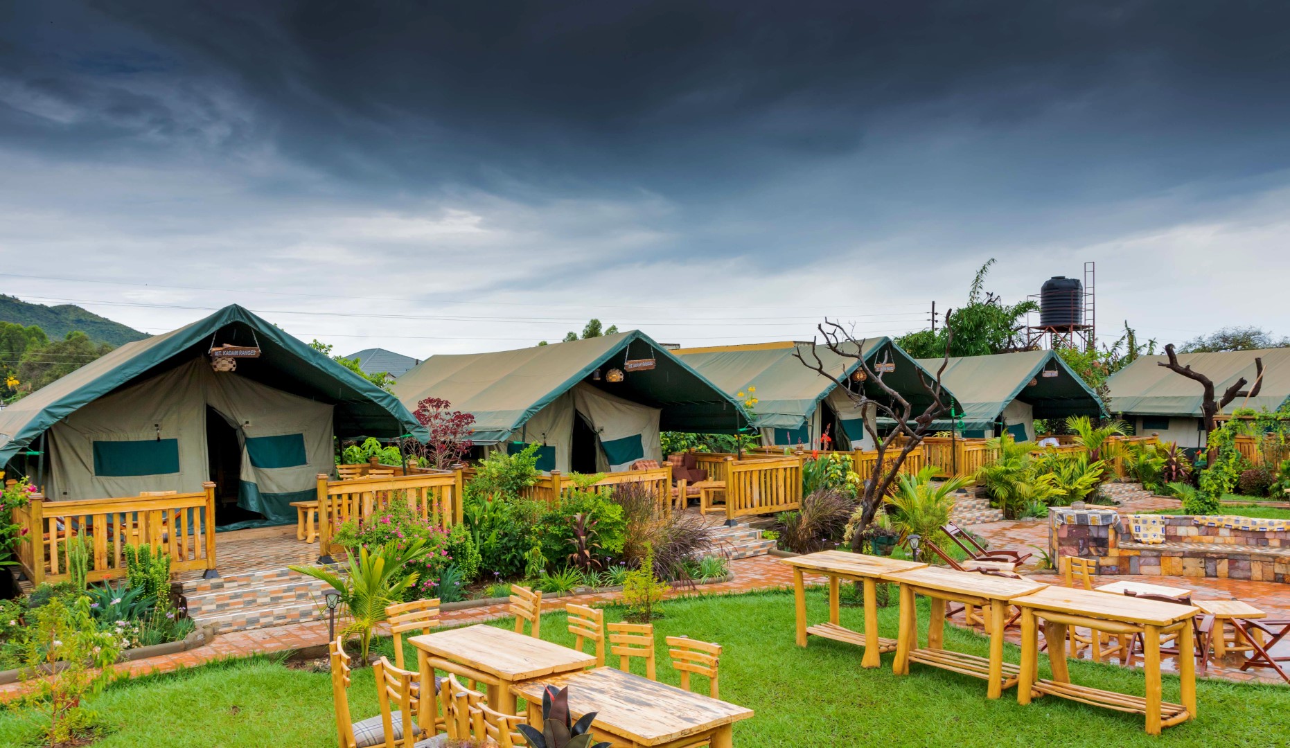 The Seven Ranges safari camp: en-suite tents on timber decks